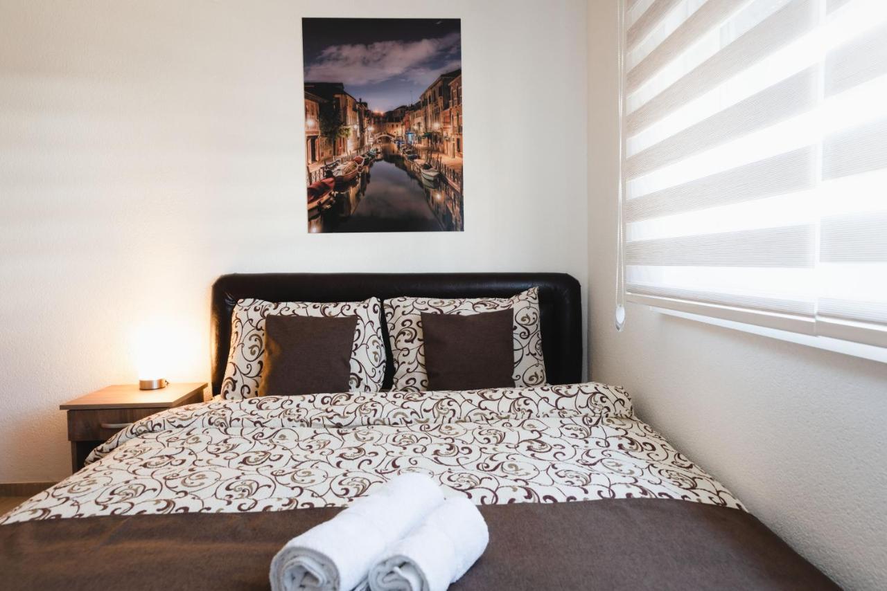 Apartmani Centar Lux New Зренянин Экстерьер фото