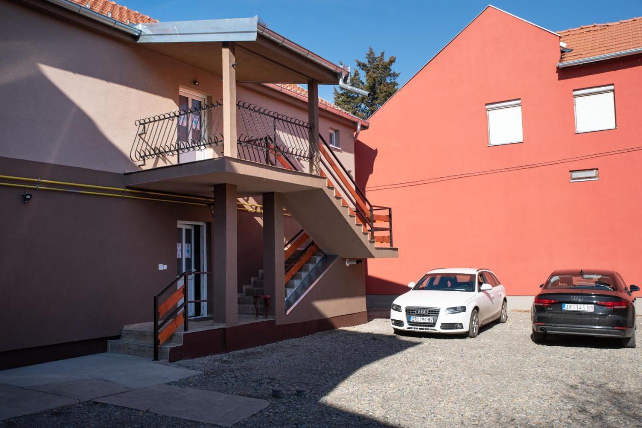 Apartmani Centar Lux New Зренянин Экстерьер фото